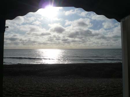 Beach hut November 2008 into the sun